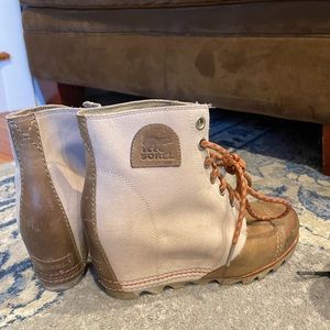 Sorel size 9 boots